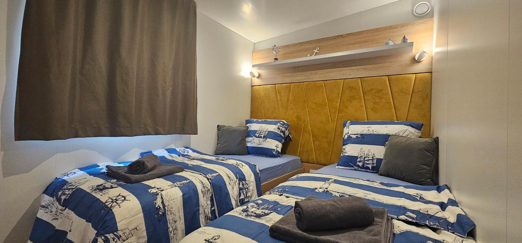 250 Mobile Home Селце Екстериор снимка
